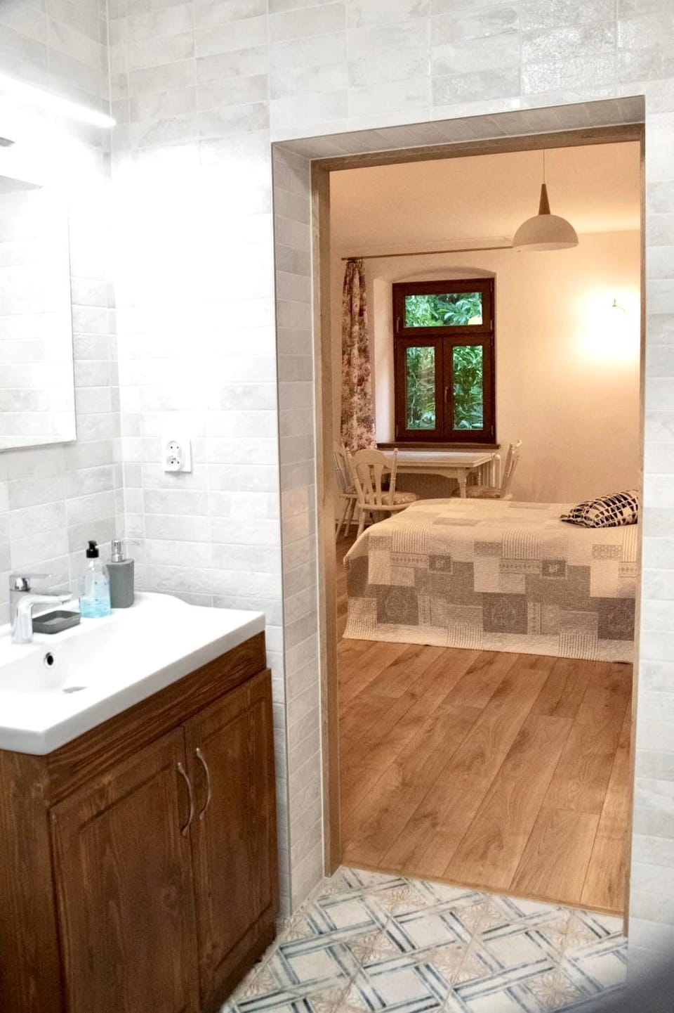 Bed, Bathroom, Photo of the whole room, Bedroom