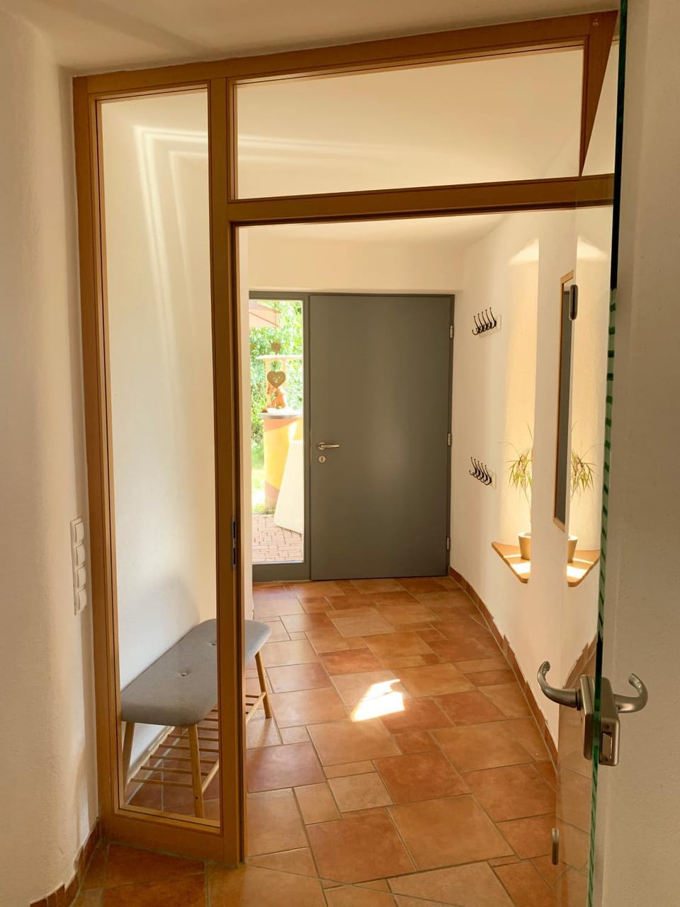 Facade/entrance, Facility for disabled guests, acessibility