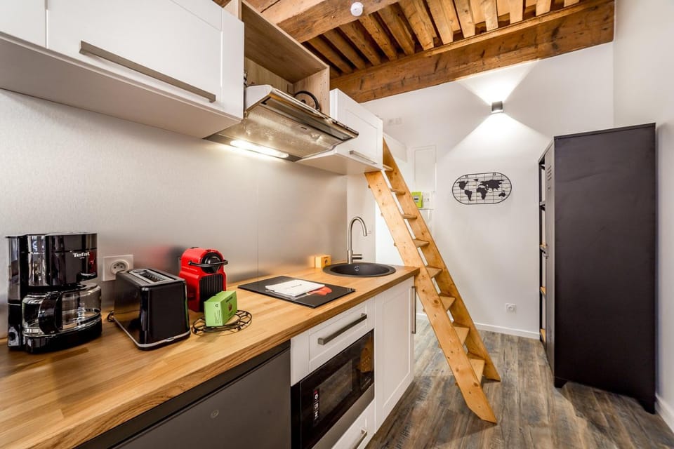 Kitchen or kitchenette