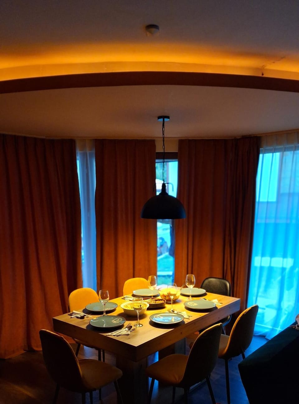 Living room, Dining area, Dinner