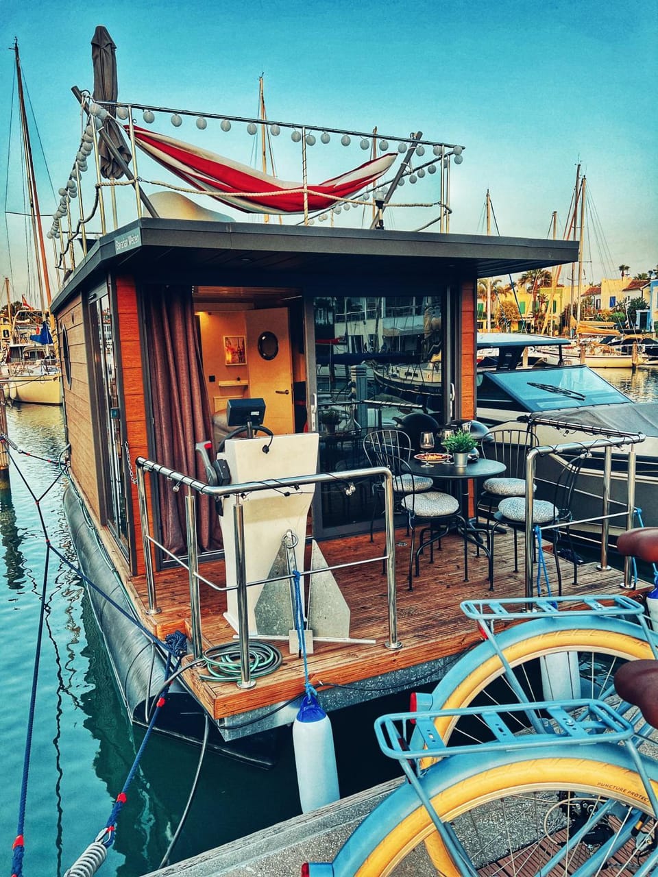 La Maison Bateau Sotogrande Docked boat in Spain