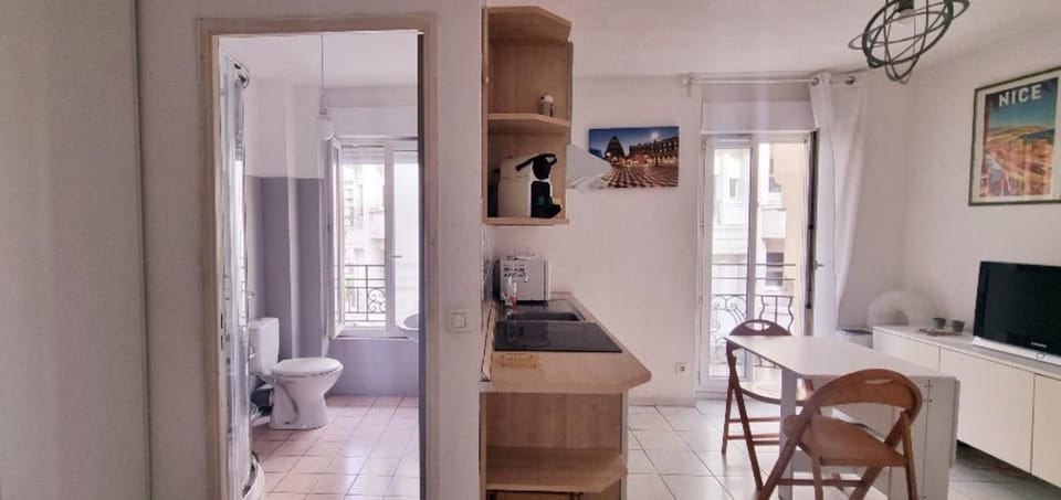 Nice Studio With View Near Beach Apartment in Nice