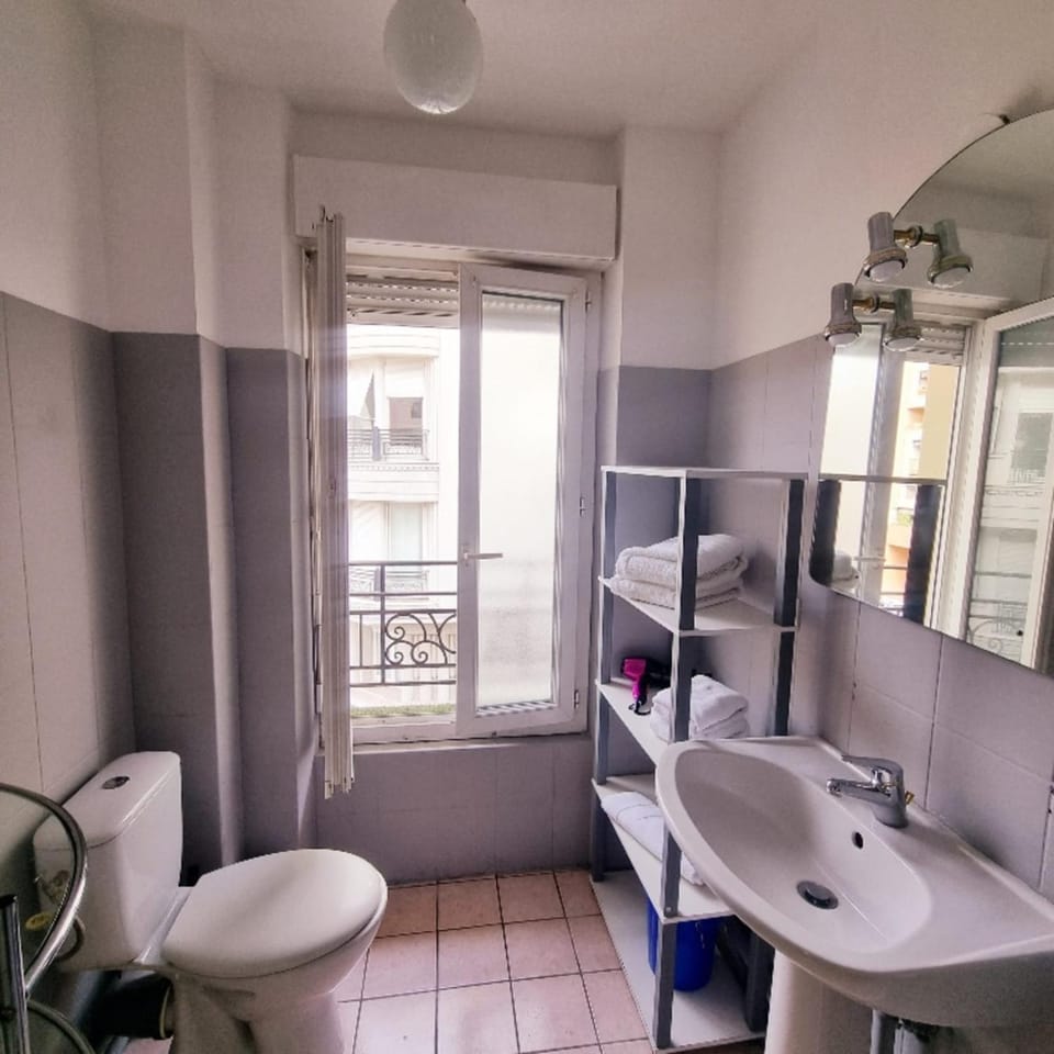 Nice Studio With View Near Beach Apartment in Nice