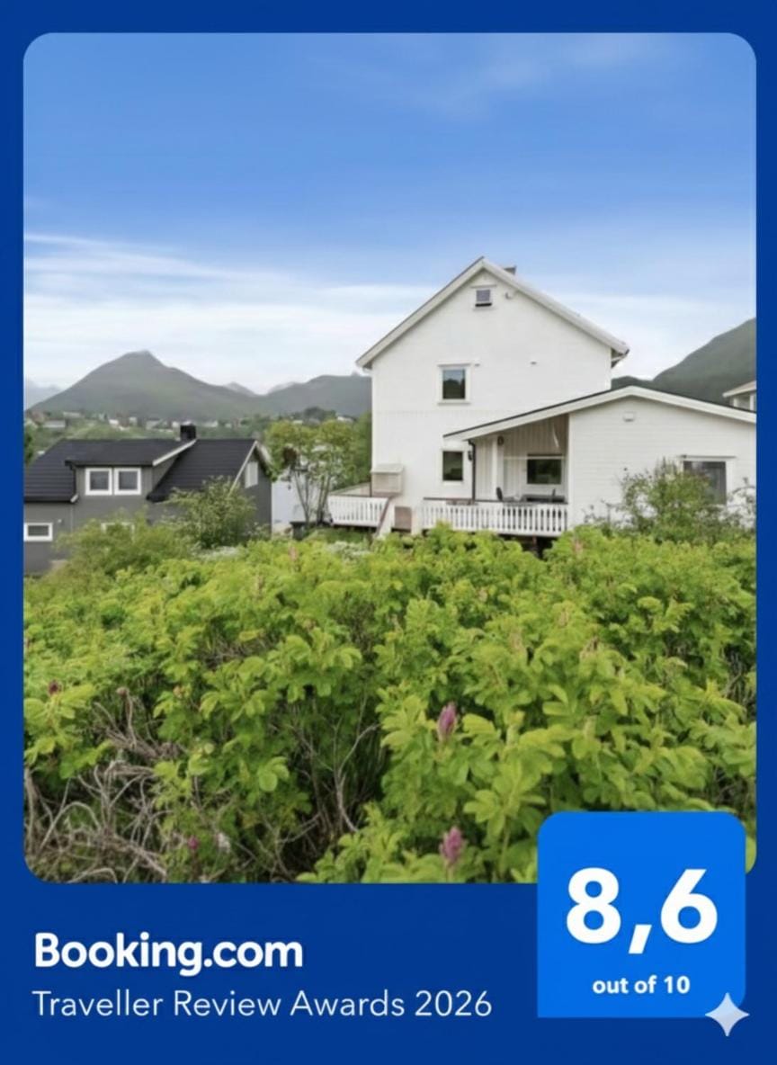 Lovely 1 bedroom downstairs condo with free parking place Apartment in Lofoten