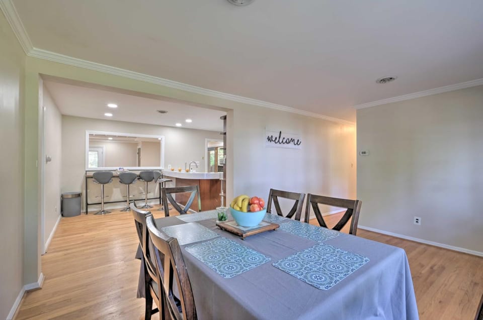 Coastal Edgewater Home w/ Private Hot Tub! House in Anne Arundel County