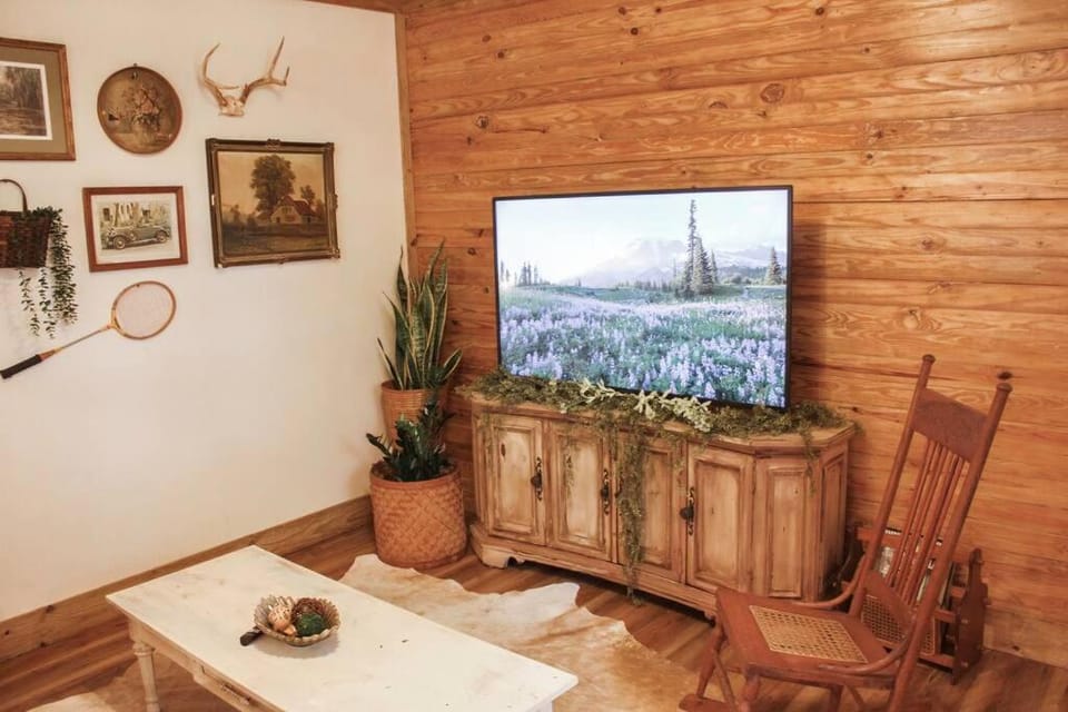 The Greenhouse Cozy Cottage- Walk to Downtown! House in Opelika