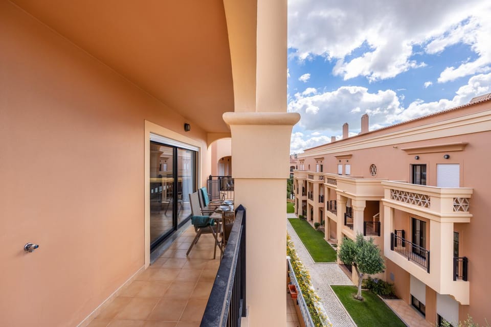 Property building, Balcony/Terrace