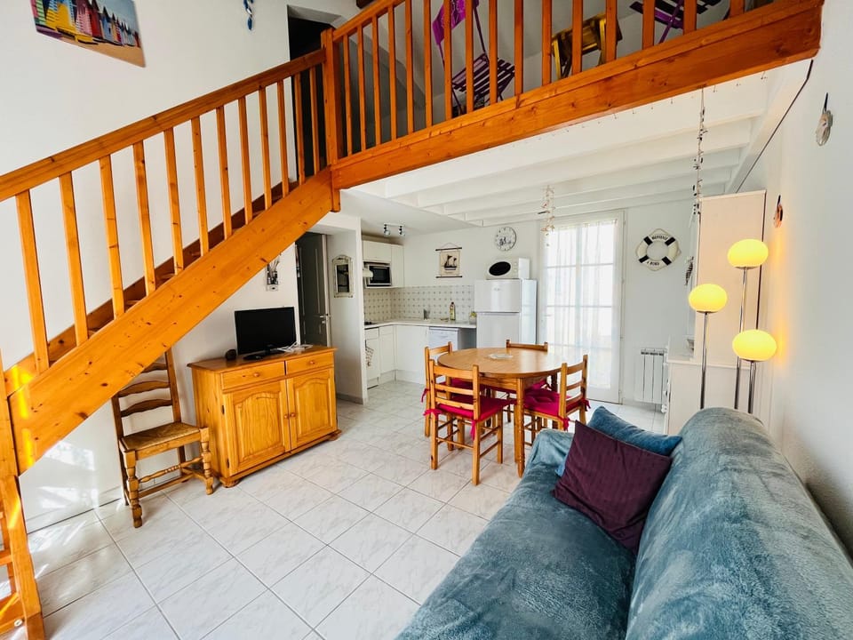 Living room, Dining area, kitchen