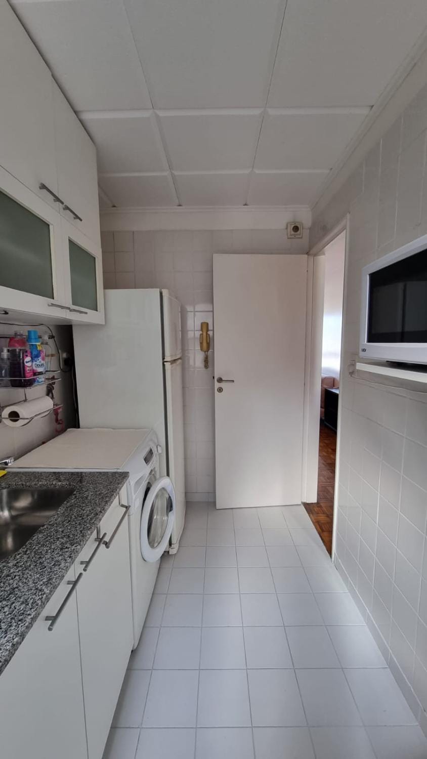 Kitchen or kitchenette, minibar, washing machine