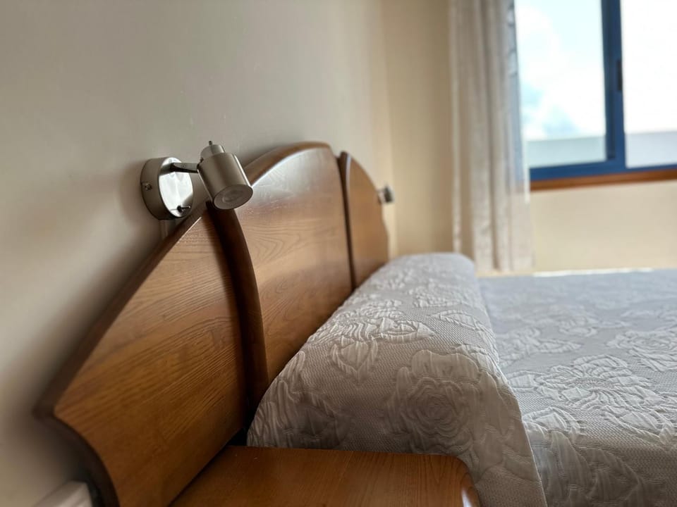 Bed, Living room, Photo of the whole room, Seating area, Bedroom