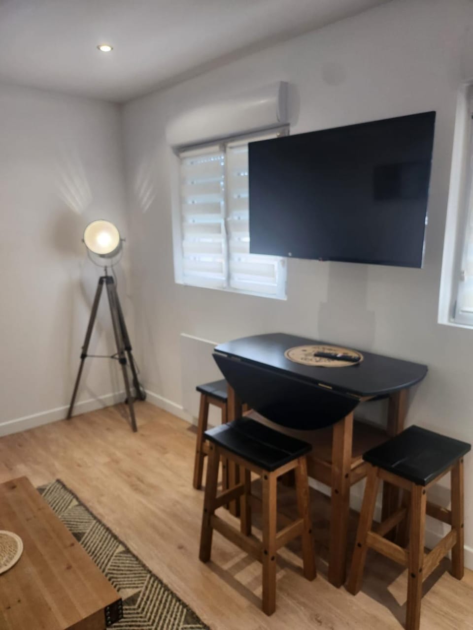 Communal lounge/ TV room, TV and multimedia, Dining area