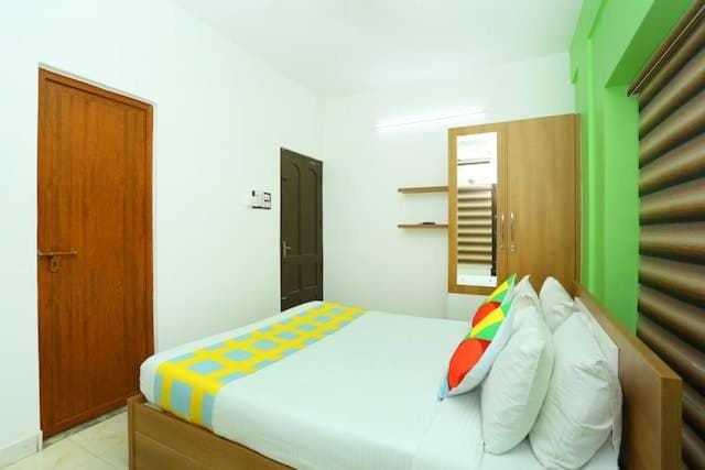 The Solo Apartments Kadavanthra Apartment in Kochi