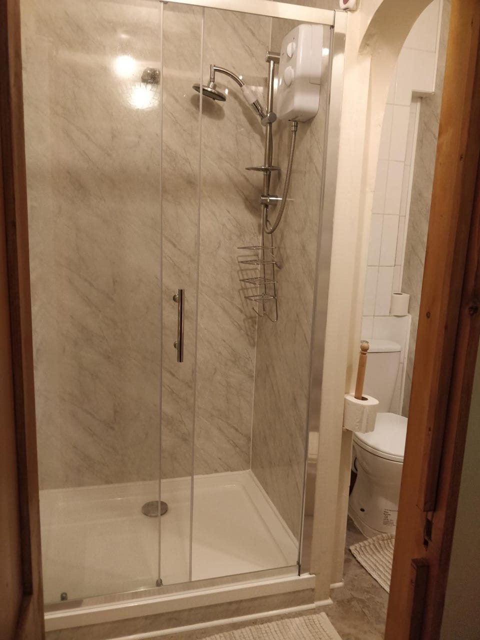 Shower, Toilet