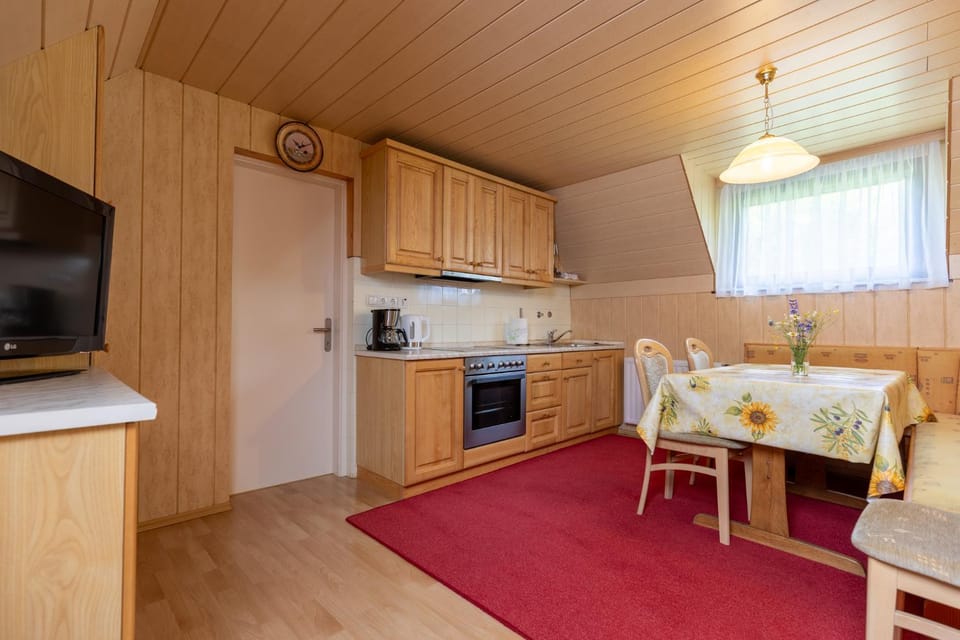 TV and multimedia, Seating area, Dining area, pet friendly, kitchen