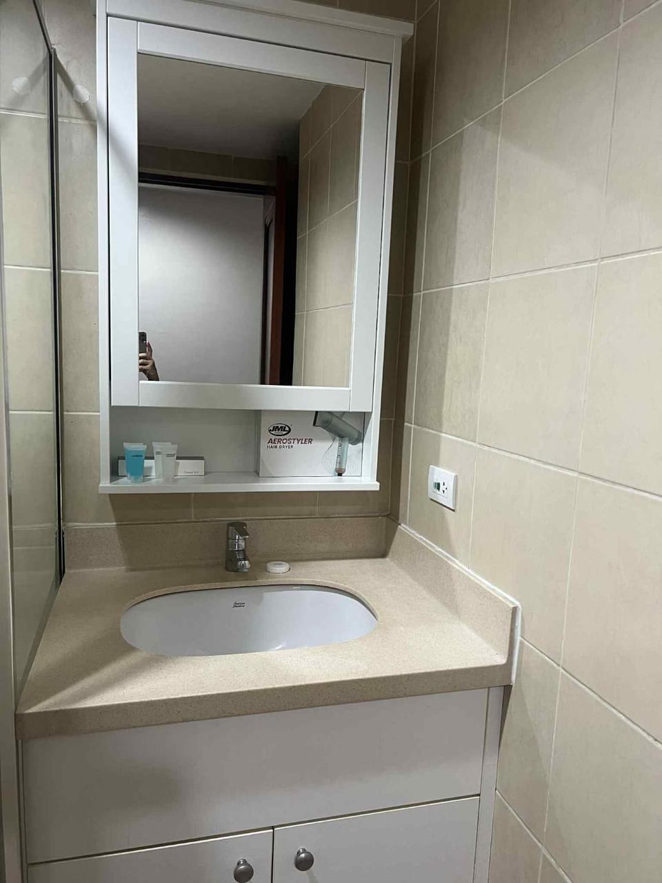 Mosaic Tower Apartment in Pasay