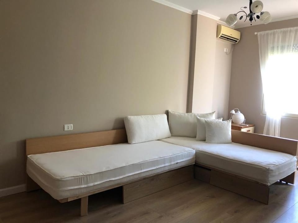 Living room, Seating area, air conditioner