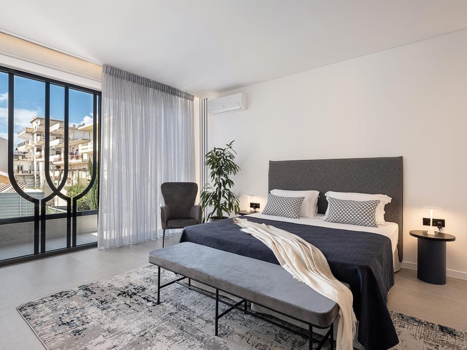 Bed, View (from property/room), Photo of the whole room, Bedroom