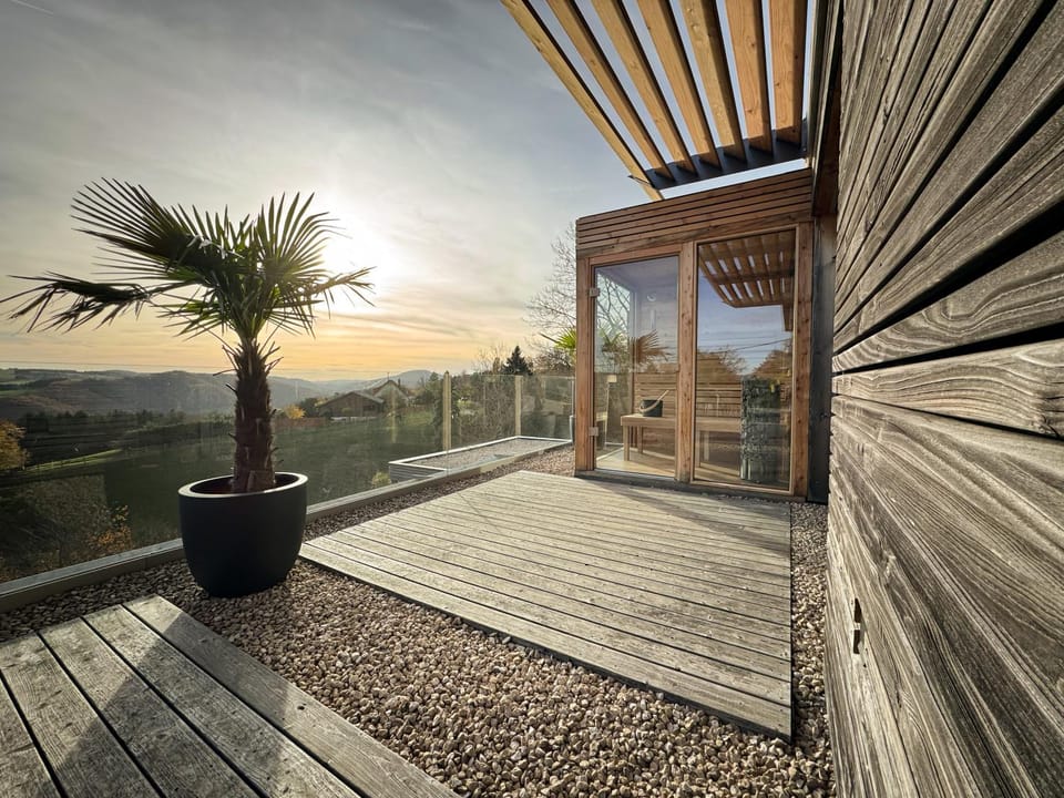 Day, Natural landscape, Sauna, View (from property/room), Balcony/Terrace