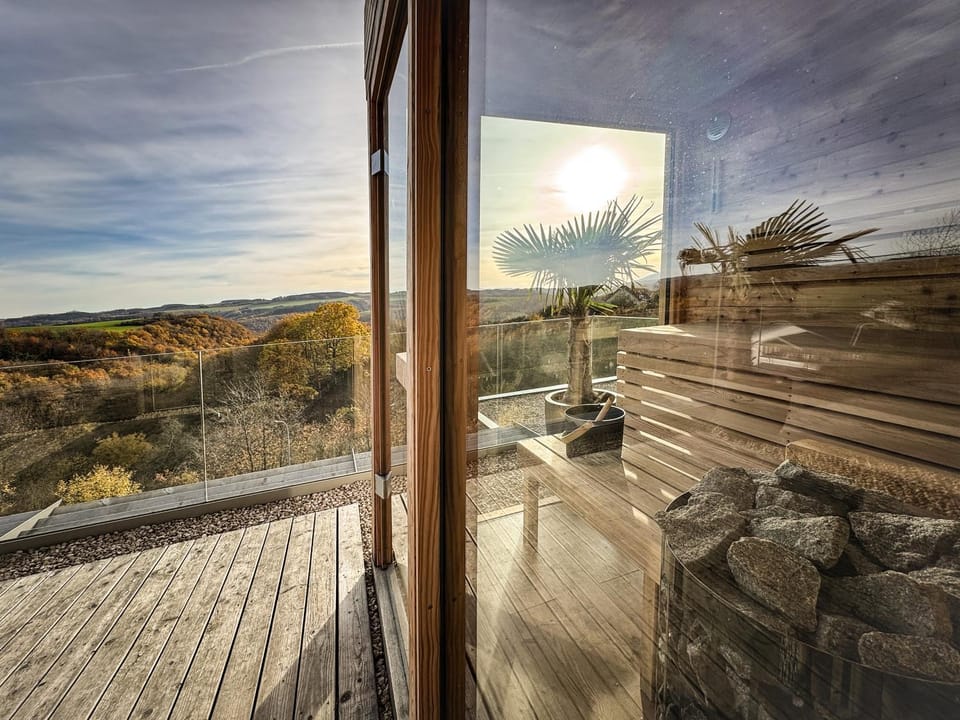 Day, Natural landscape, Sauna, View (from property/room), Balcony/Terrace