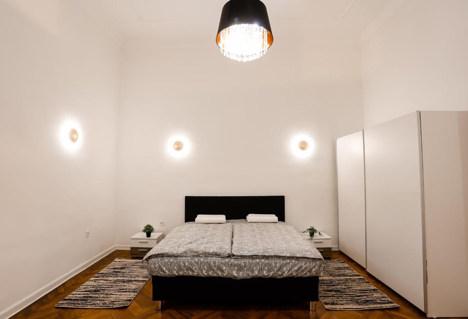 Chain Bridge City Center Dorothea Apartment in Budapest