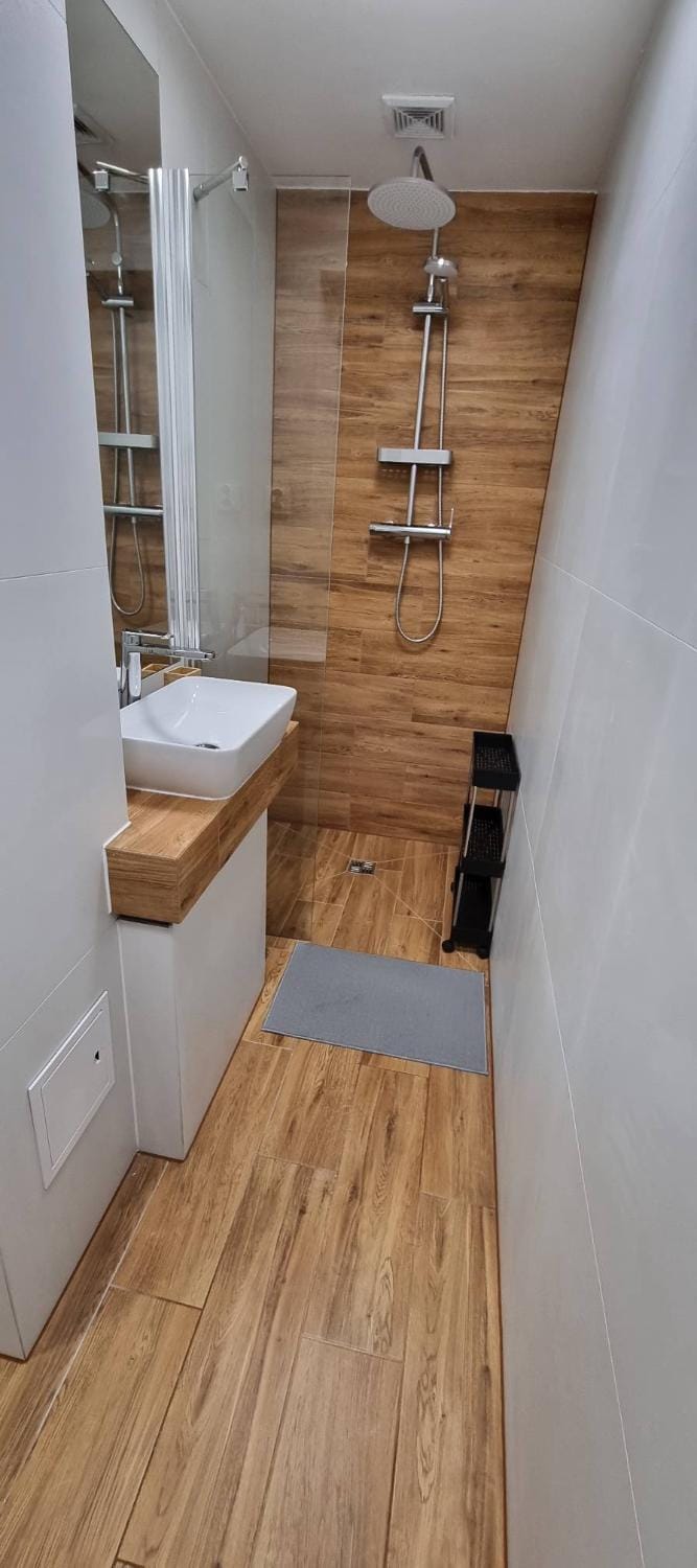 Tatarak domki na mazurach przy jeziorze Wałpusz - apartament z dużym tarasem Apartment in Poland