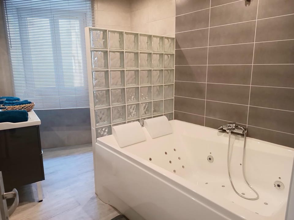 Hot Tub, Bathroom, Bath