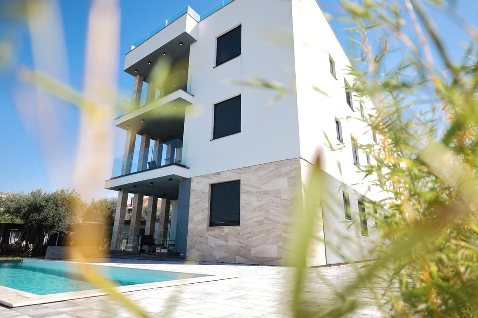 Property building, Garden