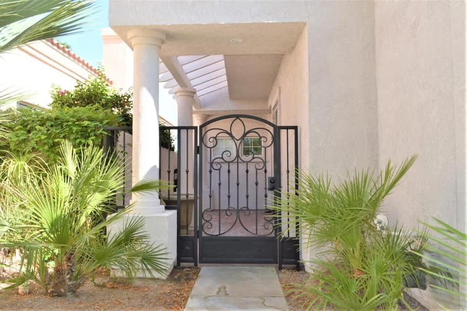 Desert Princess Townhouse Retreat House in Cathedral City