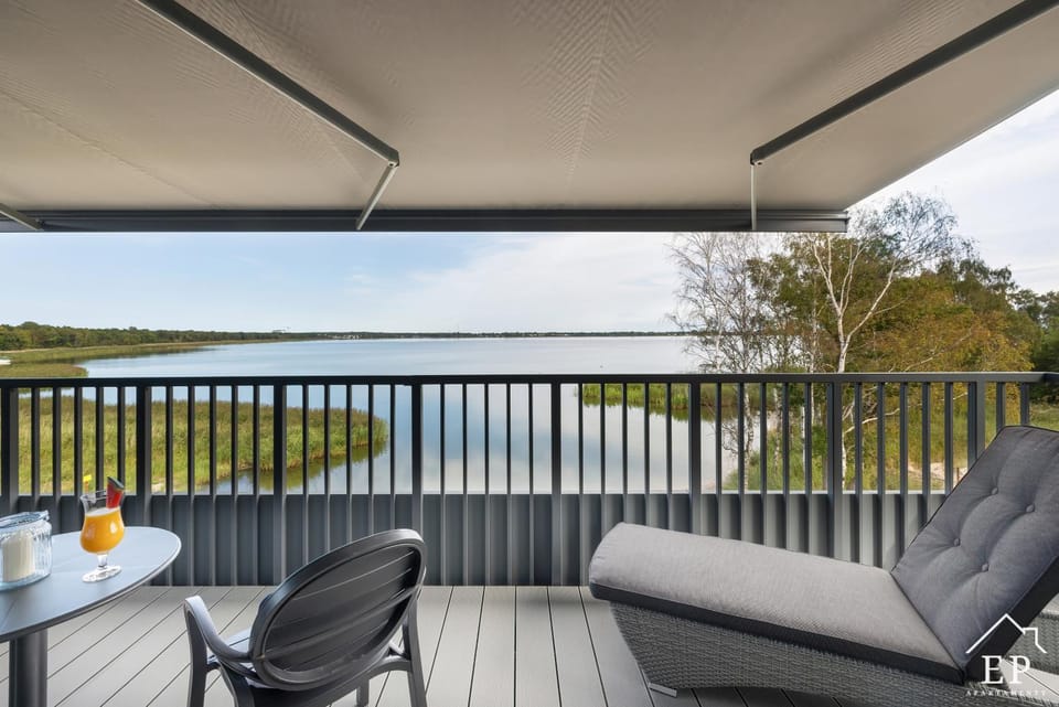 MARINA 22 Luksusowy Apartament z widokiem na rzekę Półwysep Dziwnów EPapartamenty Apartment in West Pomeranian Voivodeship, Poland