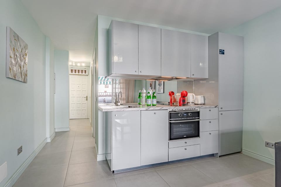Bathroom, Balcony/Terrace, Kitchen or kitchenette, Living room, Bedroom