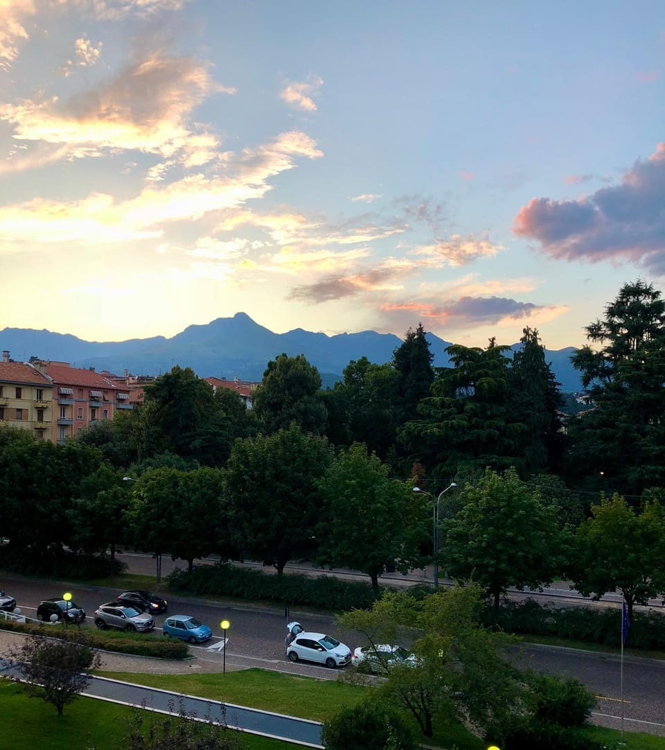 City view, Mountain view