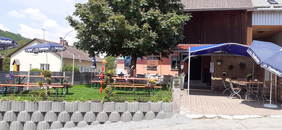 Schöne Ferienwohnung mit großer Terrasse. Apartment in Bavaria