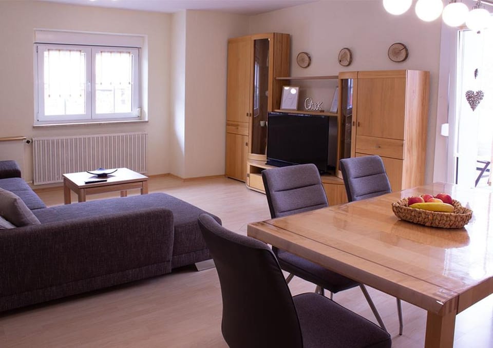 Schöne Ferienwohnung mit großer Terrasse. Apartment in Bavaria