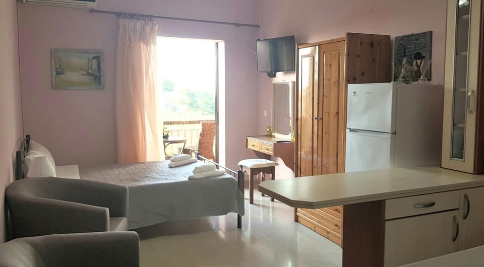 Bed, Seating area