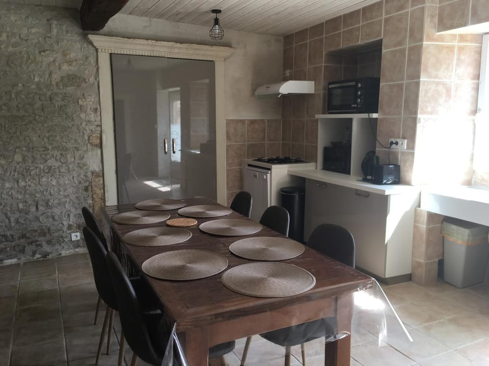 Gites Le Cheval Noir House in Nouvelle-Aquitaine