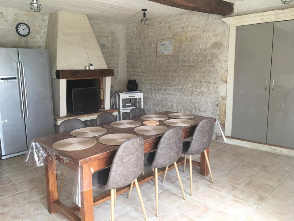 Gites Le Cheval Noir House in Nouvelle-Aquitaine