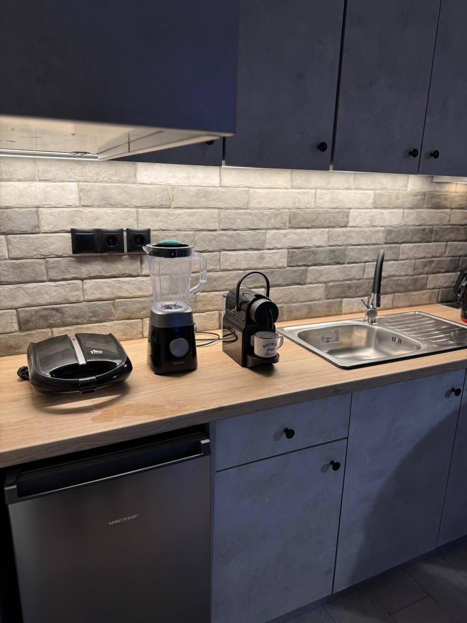 Coffee/tea facilities, minibar