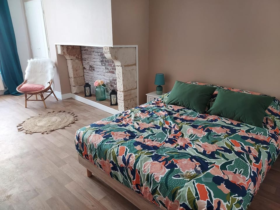 Bed, Photo of the whole room, Bedroom