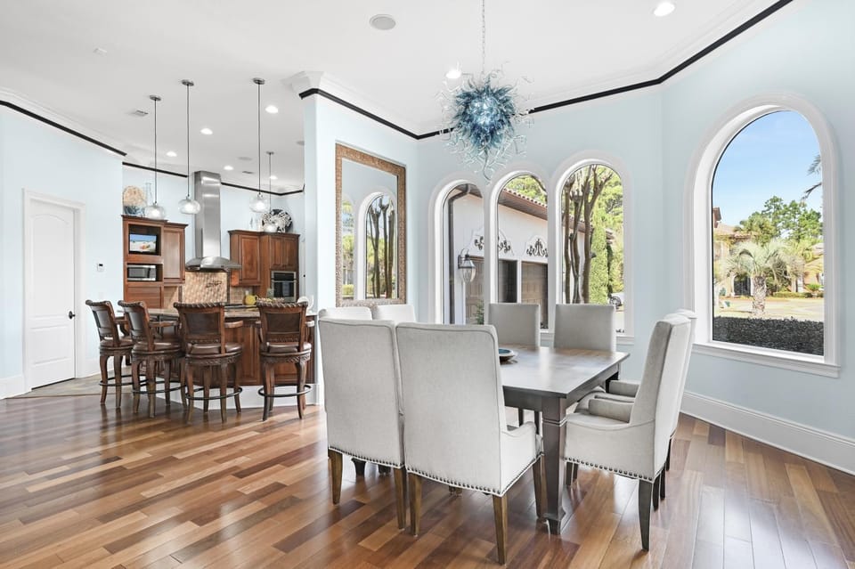 Dining area, kitchen
