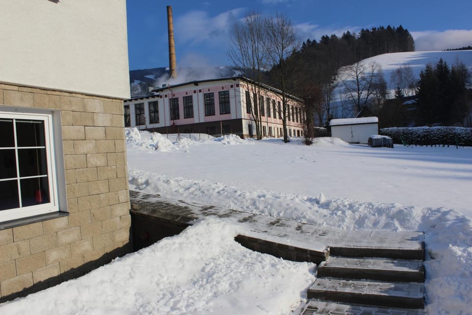 Facade/entrance, Winter, Mountain view