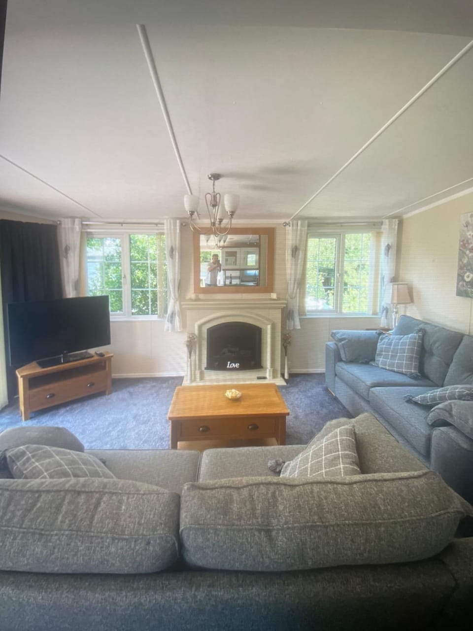 Communal lounge/ TV room, TV and multimedia, Living room, Seating area, Evening entertainment, flat iron