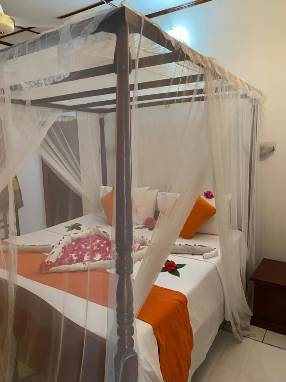 White Bridge House & Resort Hotel in Western Province