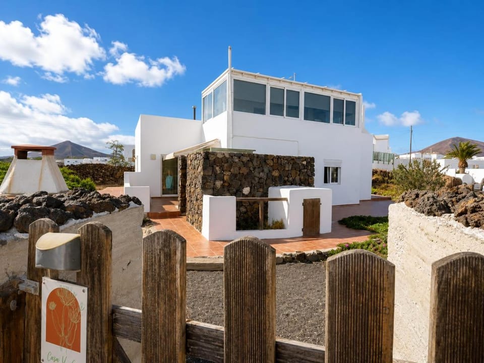 Casa VEROLES House in Tías