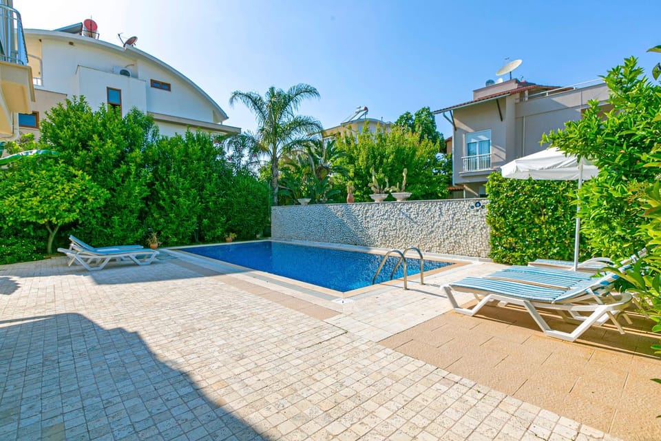 Property building, Patio, Day, Garden, Garden view, Pool view, Swimming pool, sunbed