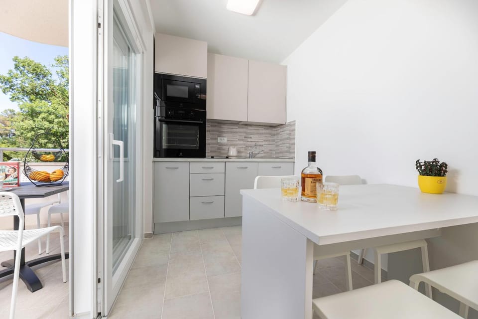 Kitchen or kitchenette, Other