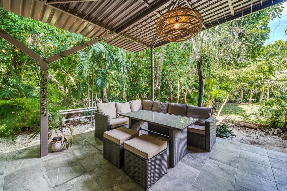 Patio, Day, Garden, Living room, Garden view