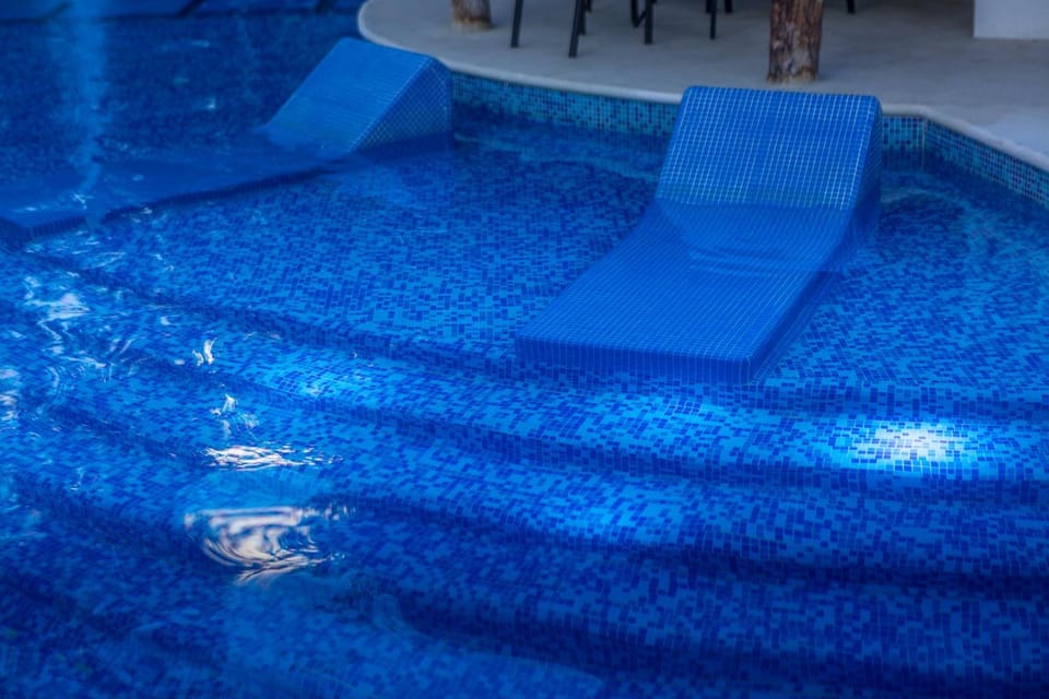 Pool view, Swimming pool