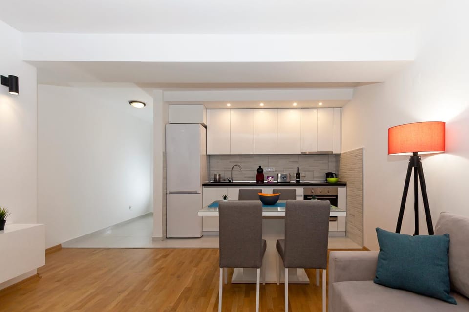 Living room, Dining area, Communal kitchen