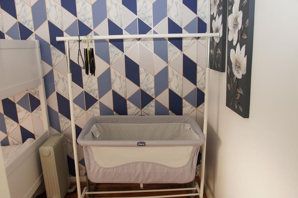 5 bedroom house near cardiff city. House in Cardiff