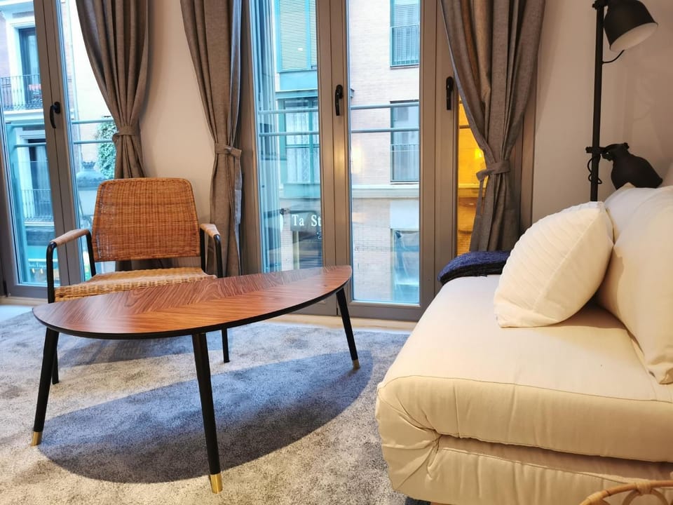 Living room, Seating area